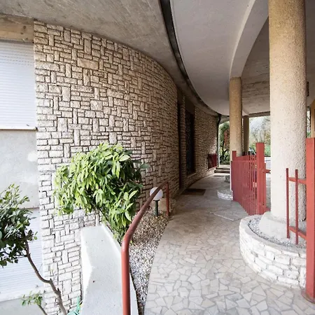 Serena Apartment *
